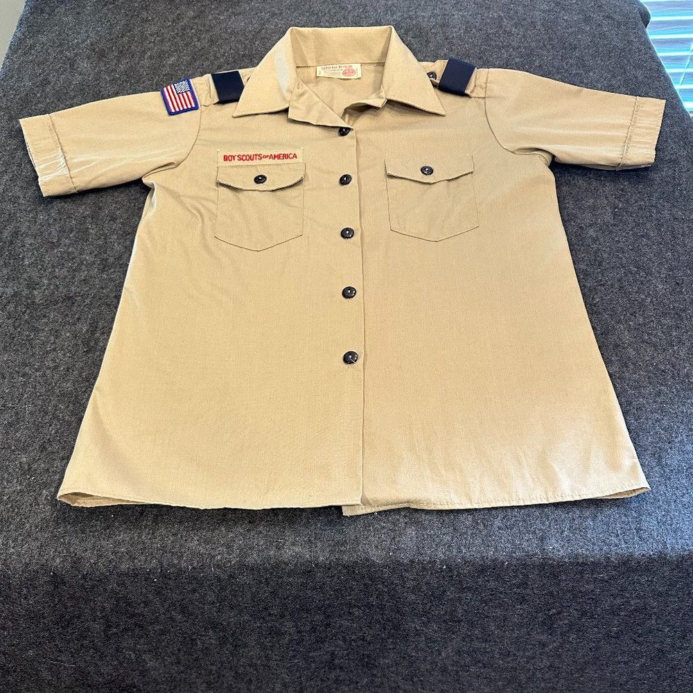 Boy Scouts of America Medium (10-12)  (E-11)